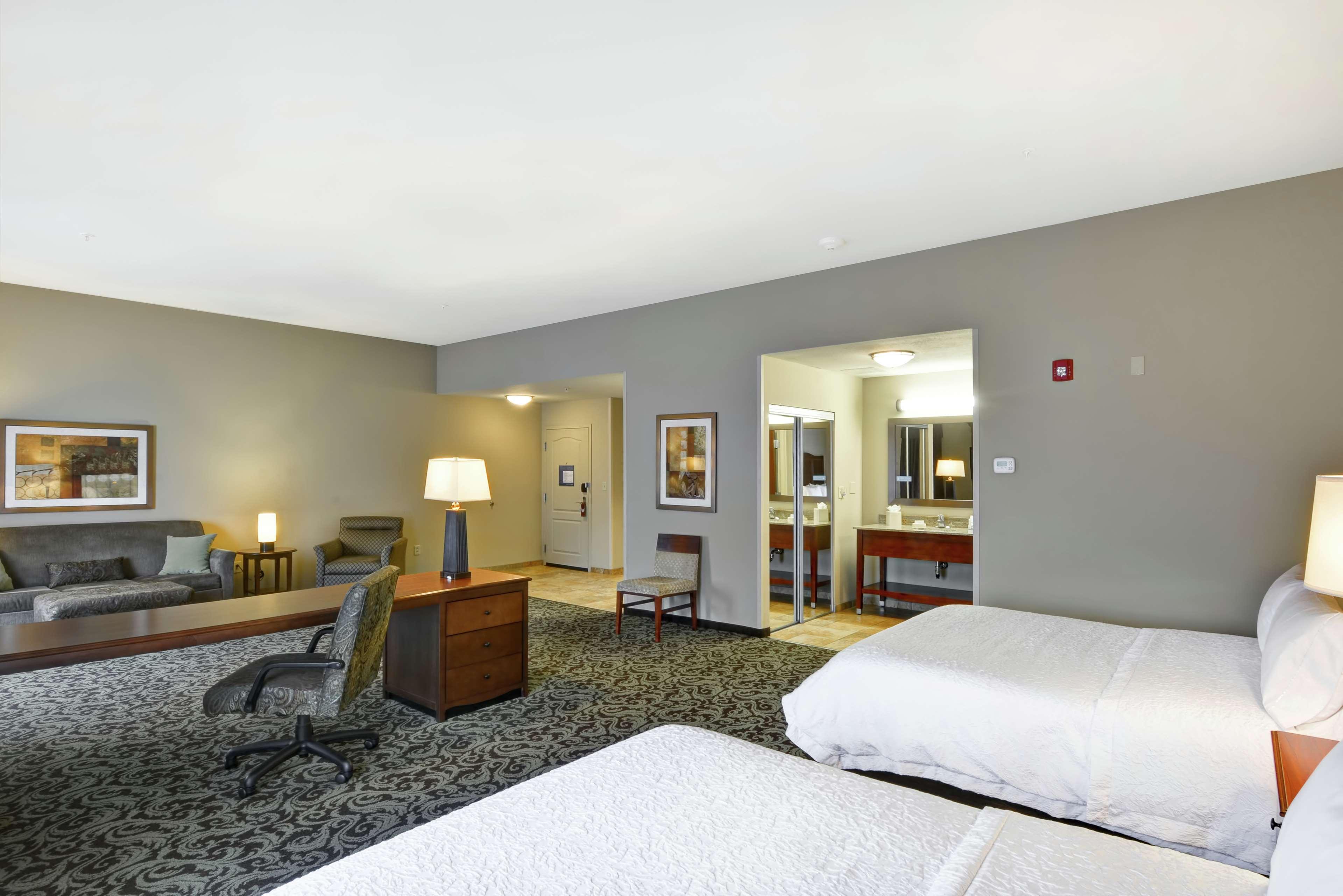Hampton Inn And Suites New Hartford/Utica Bagian luar foto
